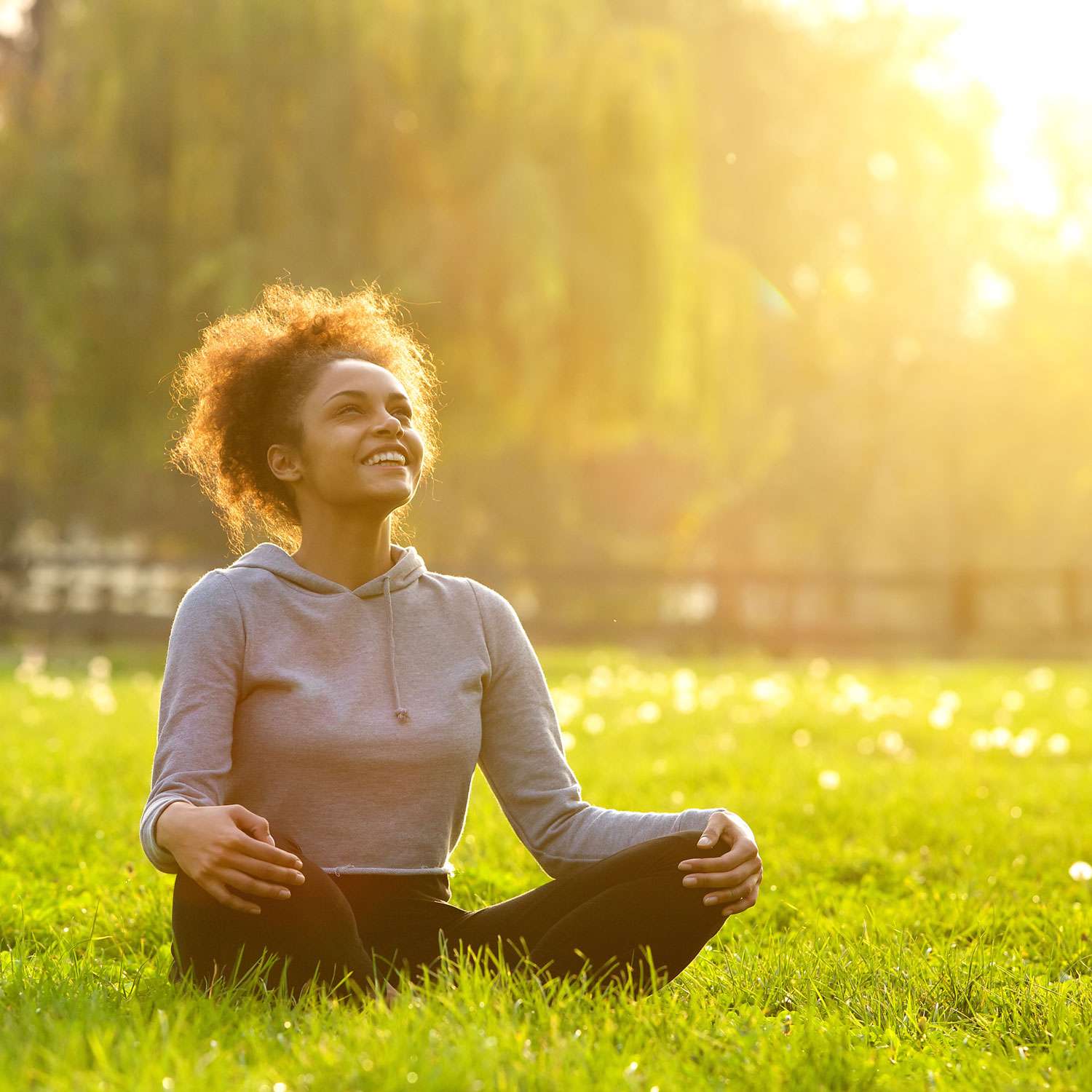 Thiền ngoài trời có thể giúp bạn giảm stress. (Nguồn: Internet)