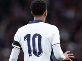 Tại sao áo đấu của các cầu thủ Anh lại mất tên? (Ảnh: Internet)