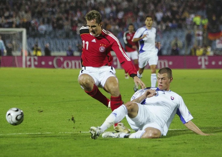 Đội tuyển Đức đã từng mặc màu đỏ trước đây nhưng chưa bao giờ mặc màu hồng (Ảnh: Internet)