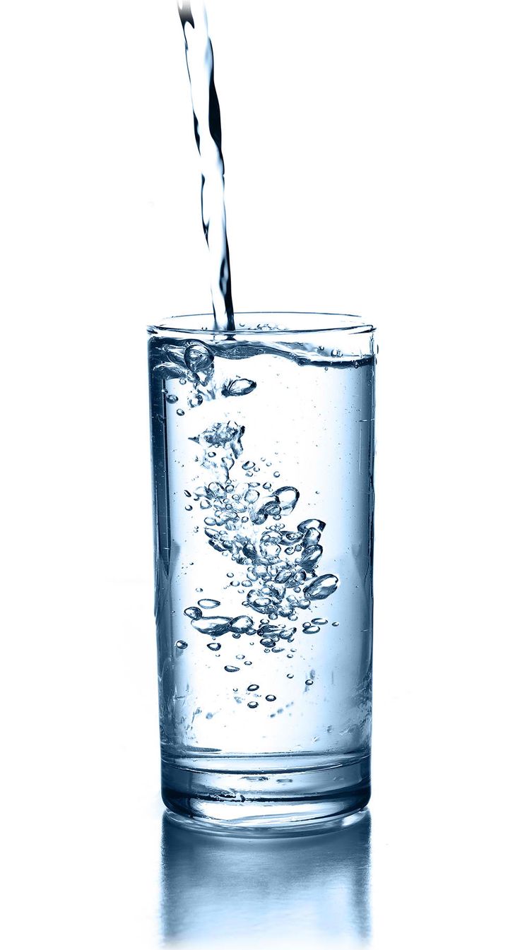 Nước giúp cơ thể bạn đủ nước và tự làm sạch từ bên trong.(Nguồn: Internet)