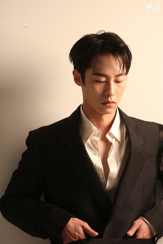 Lee Jae Wook ra mắt vào năm 2018 sau khi được Hyun Bin dìu dắt, đi lên từ vai phụ và dần gây ấn tượng. (Ảnh: Internet)
