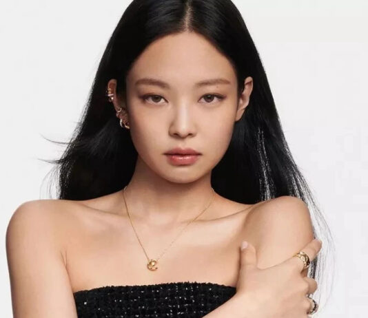 Jennie xuất hiện tại Paris Fashion Week với giao diện mới gây sốt mạng xã hội Jennie hiện tại cũng đang có cho mình một công ty riêng và vị thế, sức hút mà không ai có thể đánh đổ được.