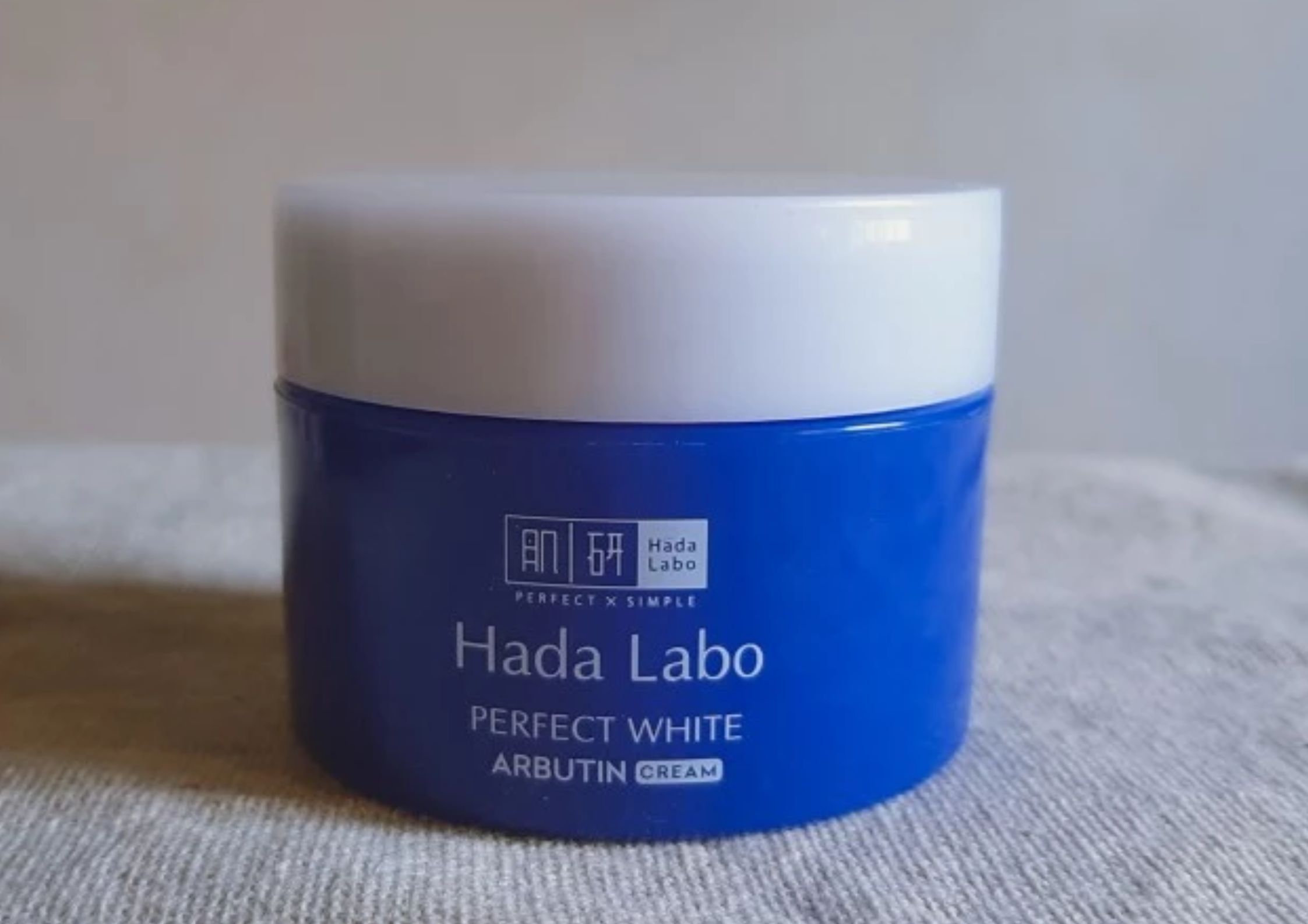 Nhiều tín đồ làm đẹp lựa chọn dùng kem dưỡng Hada Labo Perfect White Tranexamic Acid Cream (Ảnh: Internet).