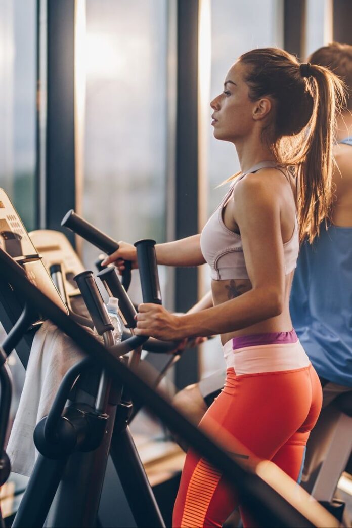 Những lợi ích của máy tập elip khiến nó trở thành một trong những loại máy phổ biến nhất để tập thể dục tại nhà hoặc trong phòng tập thể dục.(Nguồn: Internet)