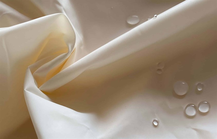 Vải nylon trong nội thất: độ bền và độ co giãn cao, có tính kháng ẩm tốt, sở hữu bề mặt sáng bóng (ảnh: Internet)