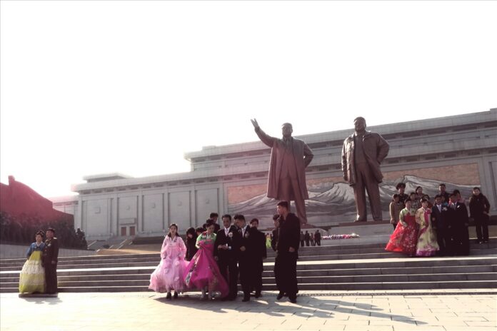 Việc quay phim, chụp ảnh khi du lịch Triều Tiên (Nguồn: Internet)