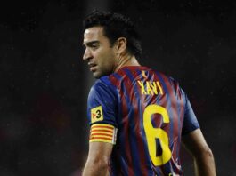 Vị trí số 6 trong bóng đá có ý nghĩa chiến thuật như thế nào? Xavi mang áo số 6 ở Barcelona (Ảnh: Internet)