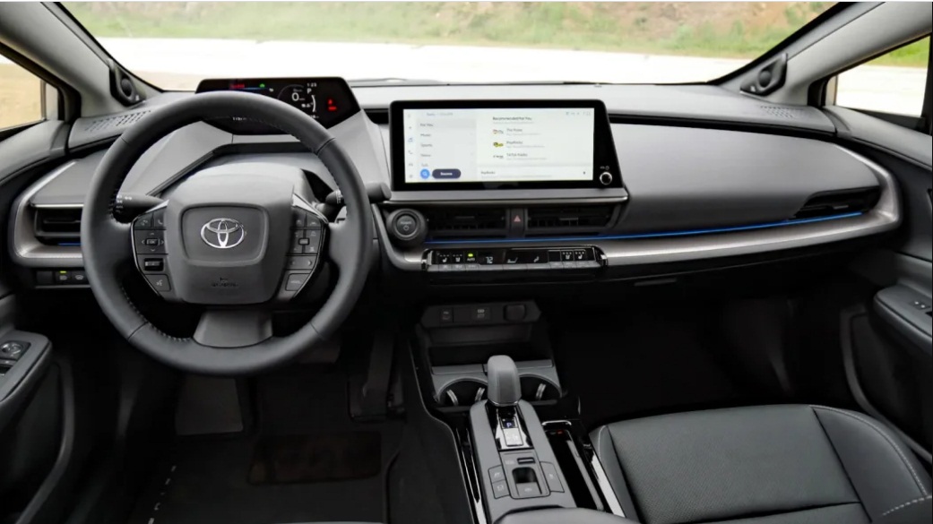 Khoang lái của xe Toyota Prius 2024 (Ảnh: Internet)