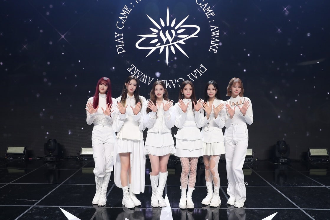 Nhóm nhạc Weeekly gồm 5 thành viên (từ trái sang): So-eun, Zoa, Lee Jaehee, Lee Soo-jin, Jihan và Monday (Ảnh: Internet)
