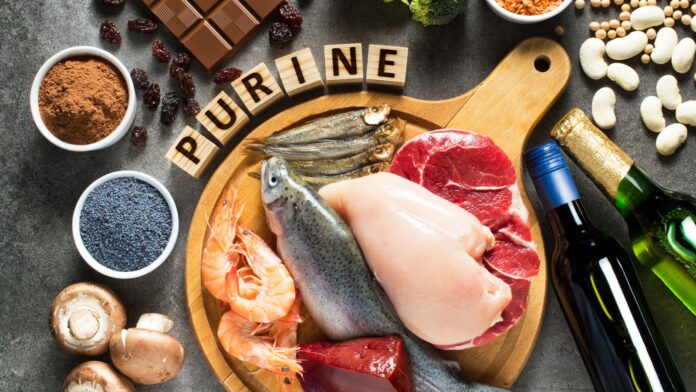 Các thực phẩm chứa nhiều purin có thể làm tăng axit uric (Ảnh: Internet)