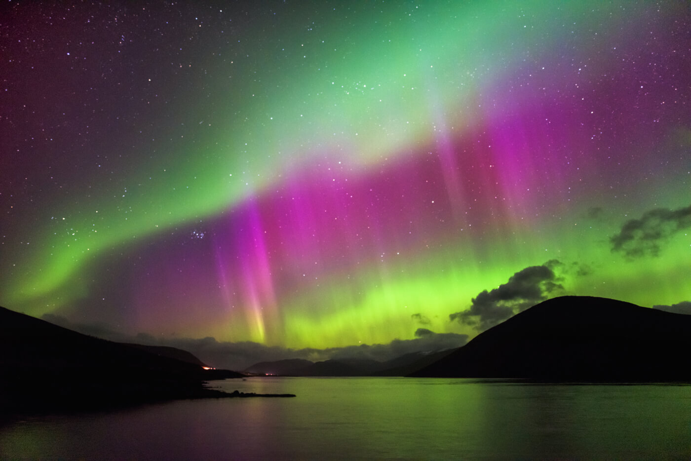 Địa điểm ngắm cực quang đẹp nhất: Scotland, Shetland (Ảnh: Internet)