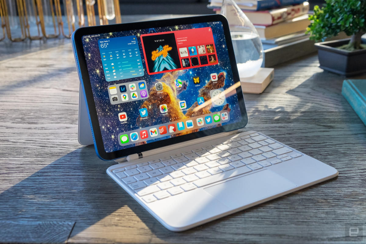 Với lợi thế của cửa hàng ứng dụng bên thứ ba, thì iPad có thể còn mạnh mẽ hơn cả Macbook (Ảnh: Internet)