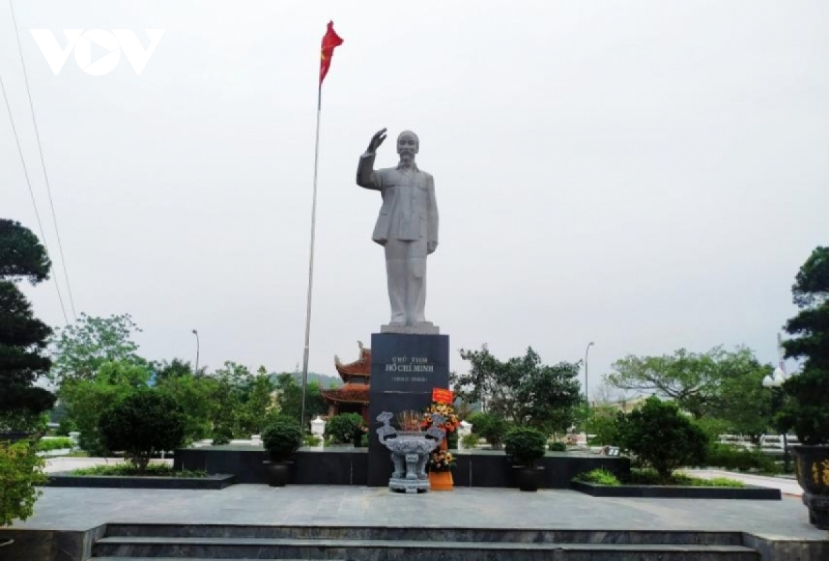 Khu di tích lưu niệm Chủ tịch Hồ Chí Minh