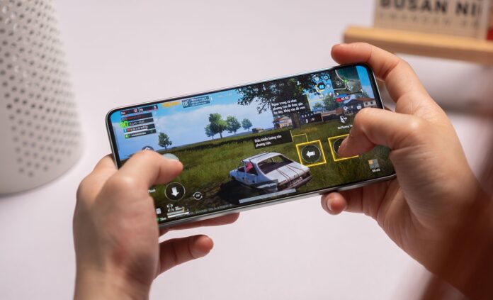 Trải nghiệm chơi game PUBG Mobile trên Redmi Turbo 3 (Ảnh: Internet)