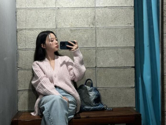 Ngày mùng 1/4, đài JTBC đưa tin một nữ diễn viên được cho là Song Ha Yoon (gọi tắt là S) đã có hành vi bạo lực học đường lúc còn đi học (Ảnh: Internet)