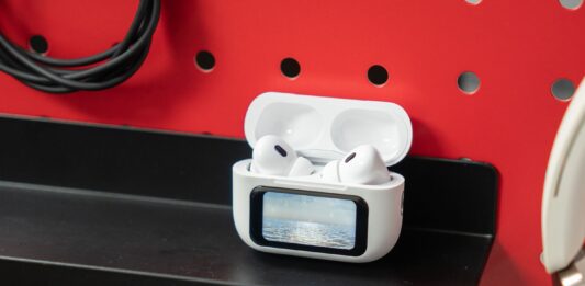 Tai nghe “nhái” AirPods Pro gây sốt: Màn hình cảm ứng, chống ồn chỉ 600K?