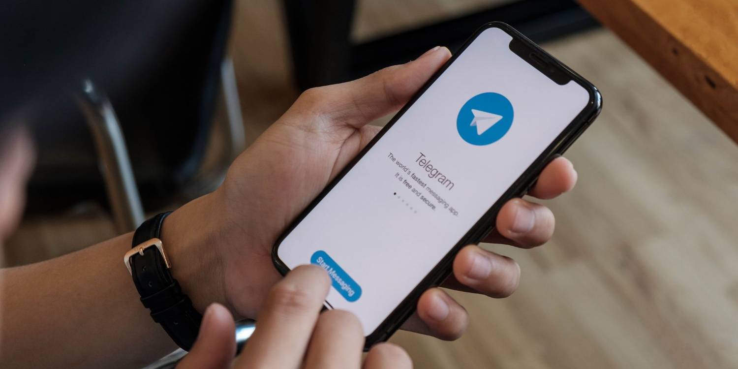 Sử dụng ứng dụng Telegram trên điện thoại (Ảnh: Internet)