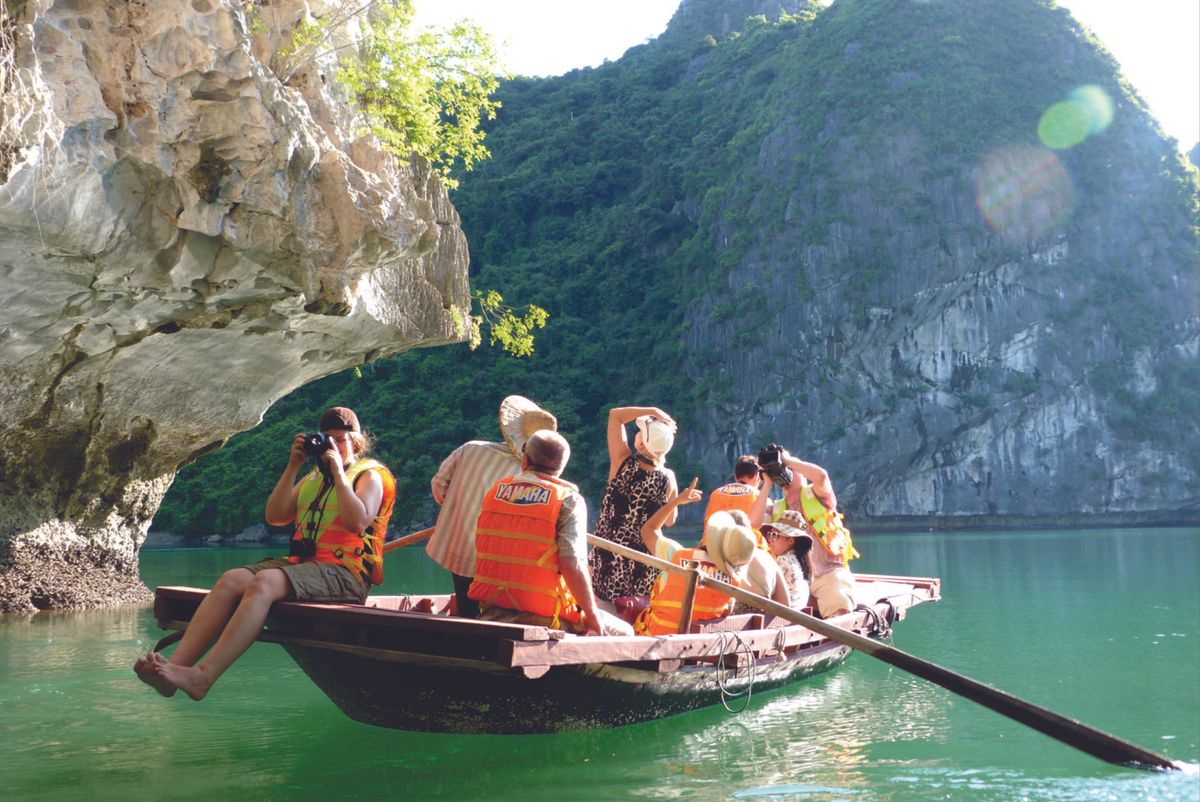 Trải nghiệm chèo thuyền Kayak tham quan Hòn Con Cóc (Nguồn: Internet)