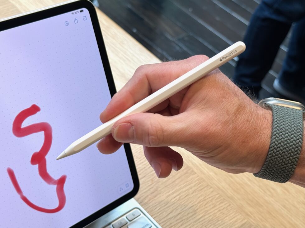 Bút Apple Pencil Pro (Ảnh: Internet)