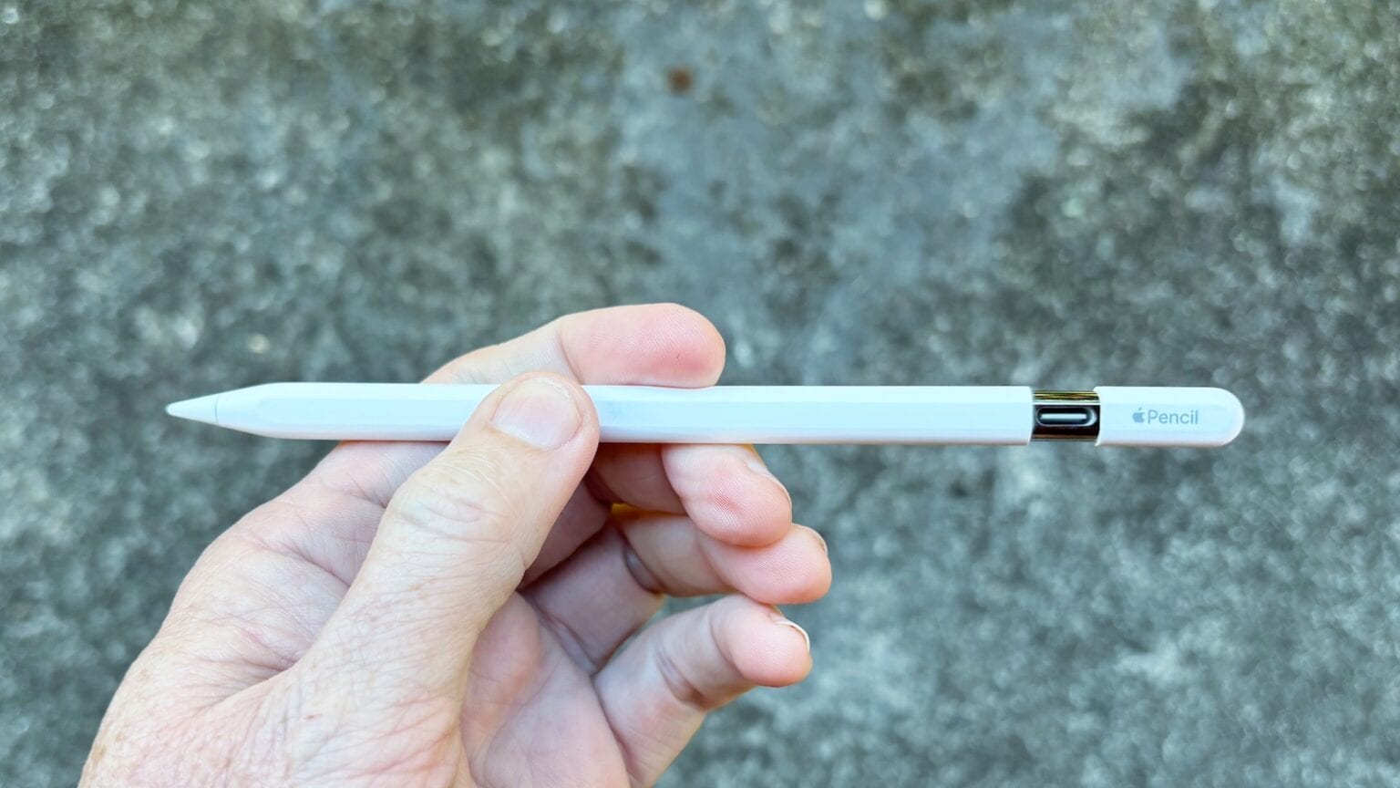 Apple Pencil (USB-C): Dành cho ngân sách thấp (Ảnh: Internet)