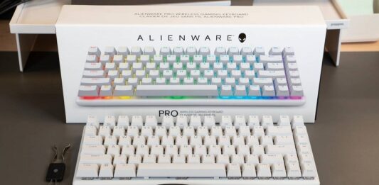Bộ sản phẩm bàn phím Alienware Pro kèm phụ kiện (Ảnh: Internet)