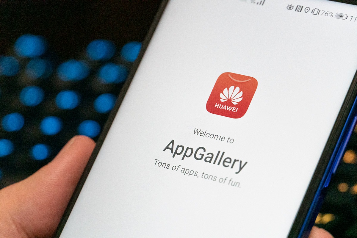 Huawei cung cấp AppGallery của riêng mình như một giải pháp thay thế (Ảnh: Internet)
