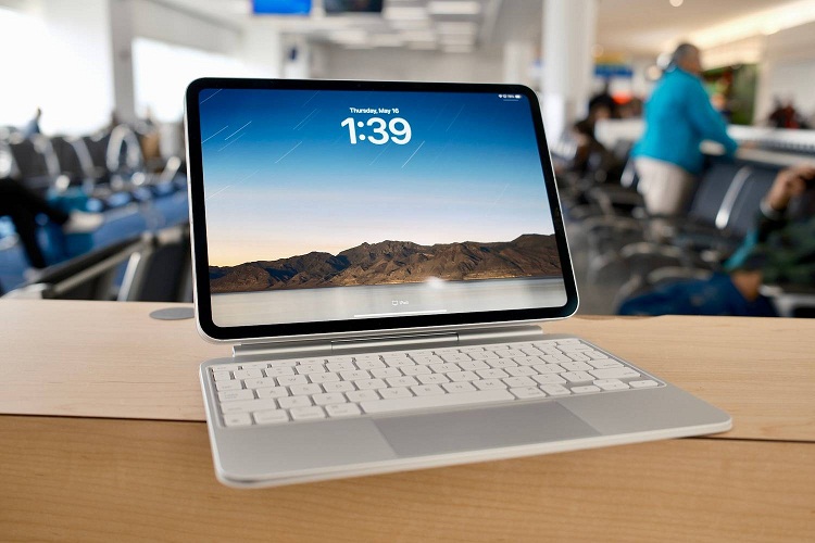 iPad Pro (M4) với bàn phím Magic của Apple (Ảnh: Internet)