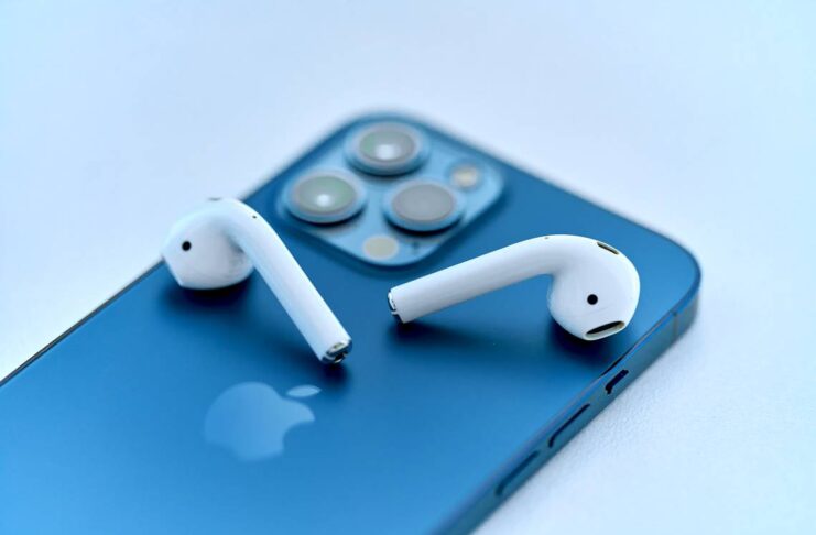 Tai nghe AirPods của Apple (Ảnh: Internet)