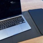 Túi đựng laptop Orbitkey Hybrid: Thiết kế sang trọng và đa năng giúp bạn làm việc thoải mái mọi lúc mọi nơi Laptop cùng với túi đựng Orbitkey Hybrid (Ảnh: Internet)