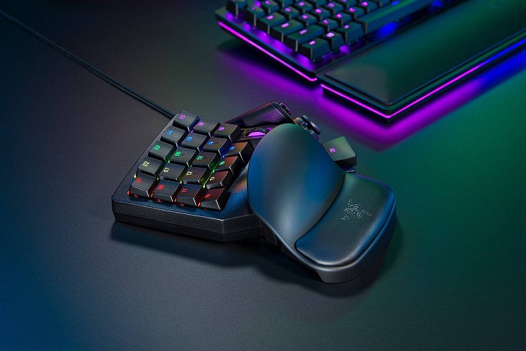 Bàn phím keypad chơi game Razer Tartarus Pro có đèn RGB (Ảnh: Internet)