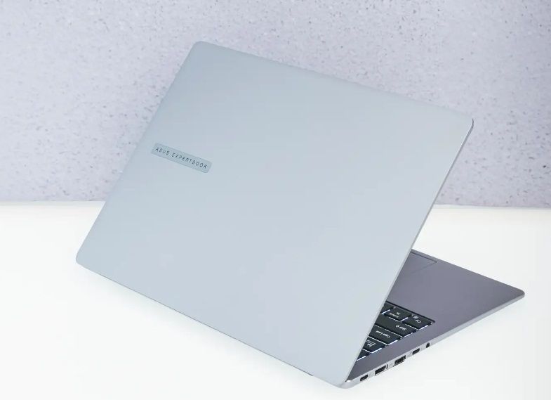 Laptop ASUS Expertbook P5 (Ảnh: Internet)