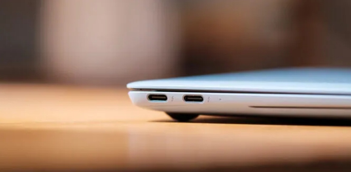 Cổng USB-C của MateBook X Pro 2024 (Ảnh: Internet)