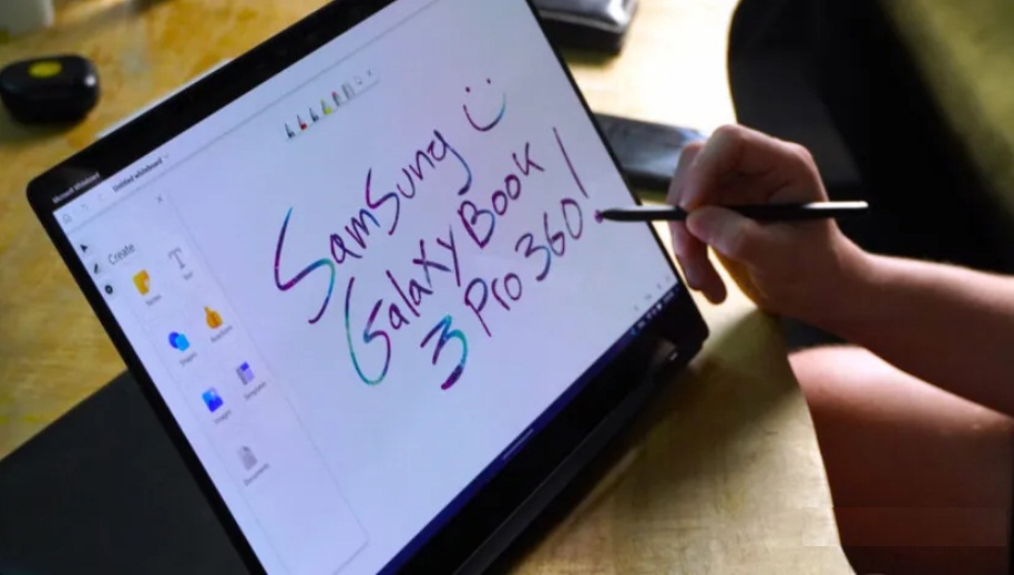 Viết bằng bút cảm ứng trên màn hình của Galaxy Book 3 Pro 360 (Ảnh: Internet)