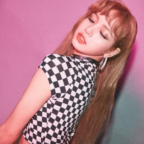 Sự kiện YG Entertainment loại bỏ phần nhảy solo của Lisa trong ca khúc "DDU-DU DDU-DU" đã gây ra nhiều tranh cãi. Nguồn: ảnh từ Internet
