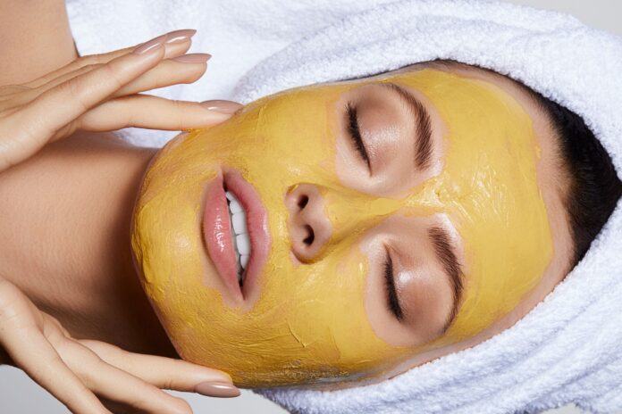 Mặt nạ giúp làm sáng da, kháng viêm, giảm mụn và dưỡng ẩm cho da. (Ảnh: Internet)