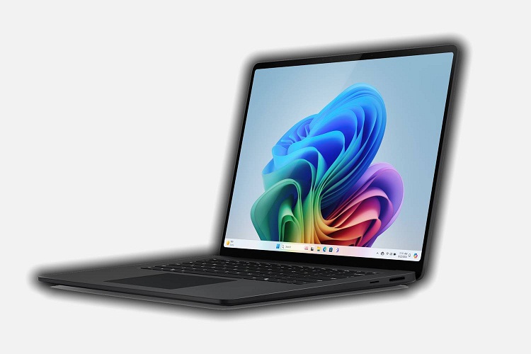 Laptop Microsoft Surface được coi là đạt chuẩn PC AI (Ảnh: Internet)