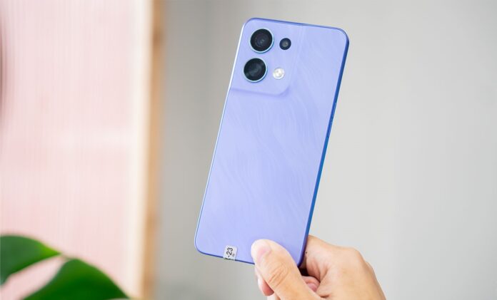 OPPO Reno8 5G gây ấn tượng với cụm camera sau được thiết kế độc đáo khá giống với Redmi Note 13 (Ảnh: Internet)