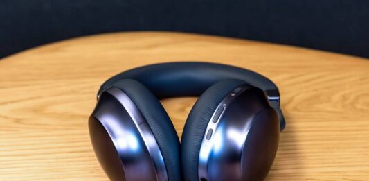 Tai nghe không dây Raycon Everyday Headphones Pro: Sử dụng thoải mái với khả năng khử tiếng ồn hiệu quả Tai nghe Raycon Everyday Headphones Pro (Ảnh: Internet)