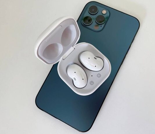 Tai nghe Galaxy Buds có thể sử dụng với iPhone (Ảnh: Internet)