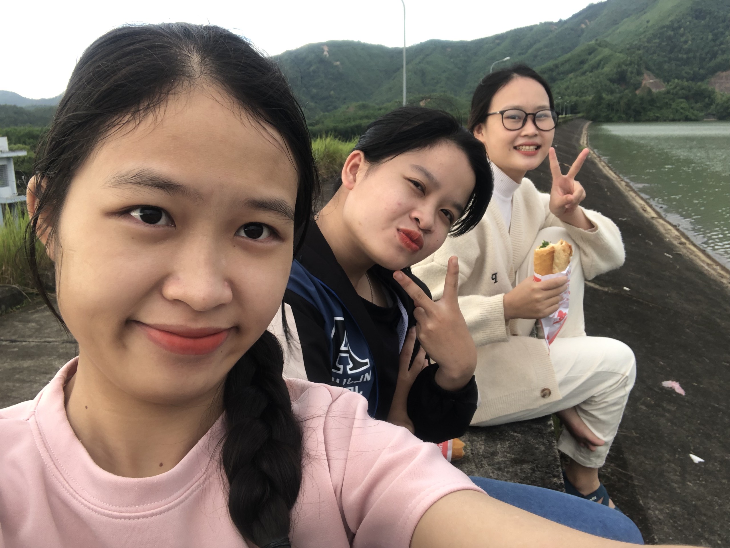 Trải nghiệm hồ Hòa Trung cùng hội bạn thân