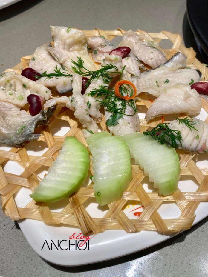 Món cá chép giòn tại nhà hàng Chang Kang Kung (nguồn: BlogAnChoi)