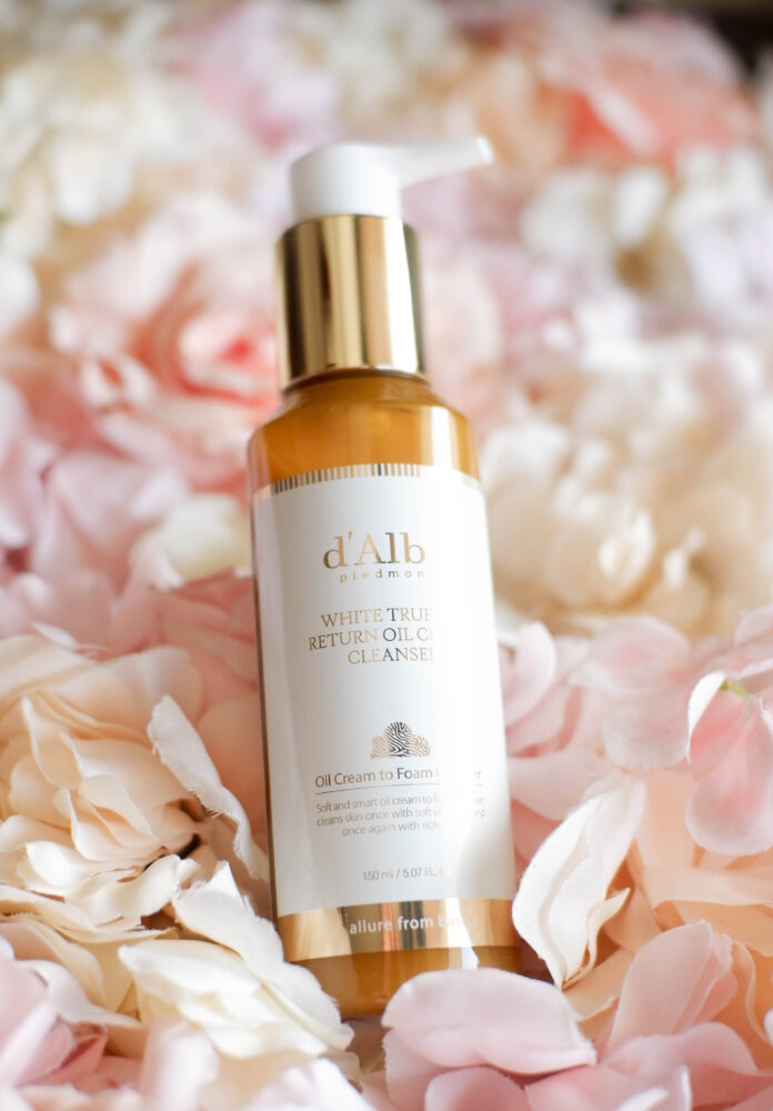 Review dầu rửa mặt tạo bọt thuần chay dAlba White Truffle Return Oil Cream Cleanser: Có tốt như lời đồn? chống oxy hóa d Alba d Alba White Truffle Return Oil Cream Cleanser dầu rửa mặt Dầu rửa mặt d Alba White Truffle Return Oil Cream Cleanser dầu rửa mặt tạo bọt thuần chay d Alba White Truffle Return Oil Cream Cleanser dưỡng ẩm kháng khuẩn làm đẹp làm sạch da làm sạch lớp makeup ngừa mụn Review dầu rửa mặt d Alba Skincare