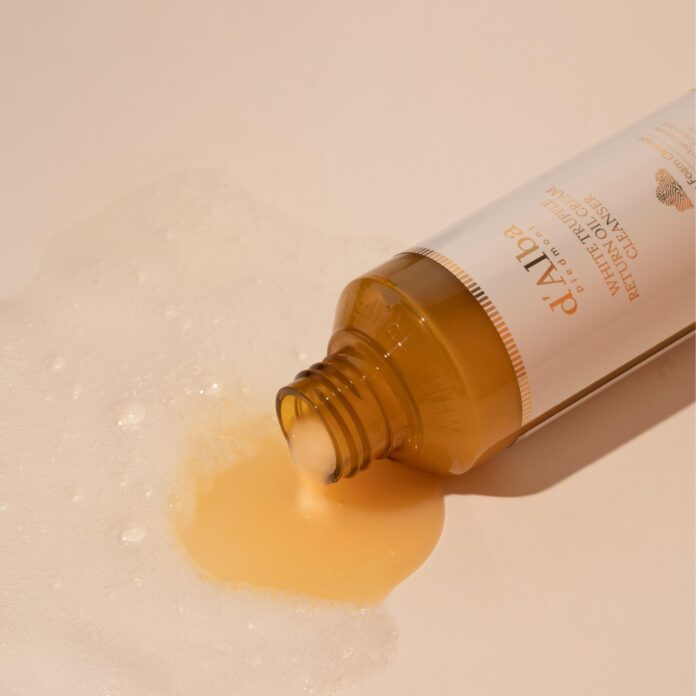 Review dầu rửa mặt tạo bọt thuần chay dAlba White Truffle Return Oil Cream Cleanser: Có tốt như lời đồn? chống oxy hóa d Alba d Alba White Truffle Return Oil Cream Cleanser dầu rửa mặt Dầu rửa mặt d Alba White Truffle Return Oil Cream Cleanser dầu rửa mặt tạo bọt thuần chay d Alba White Truffle Return Oil Cream Cleanser dưỡng ẩm kháng khuẩn làm đẹp làm sạch da làm sạch lớp makeup ngừa mụn Review dầu rửa mặt d Alba Skincare