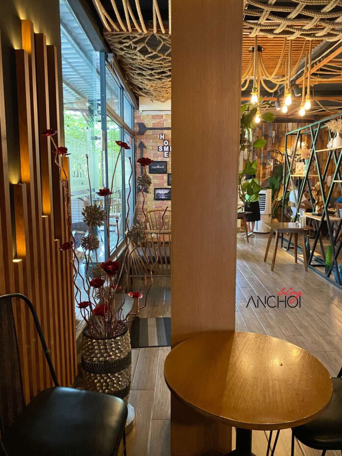 Không gian quán café Trung Nguyên Legend (nguồn: BlogAnChoi)