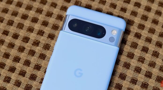 Điện thoại Pixel 8 Pro màu xanh lam (Ảnh: Internet)