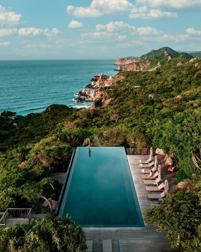 Hồ Bơi Cliff Pool cực chill tại Amanoi Ninh Thuận (Ảnh: Internet)