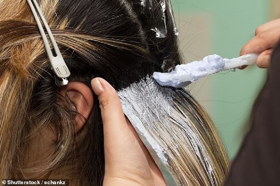 Lạm dụng hóa chất khiến tóc bị yếu đi (Nguồn: Internet)