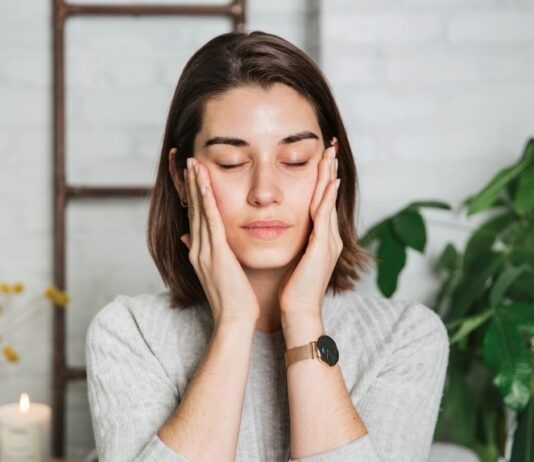 Làm sạch da kết hợp (Nguồn: Internet)