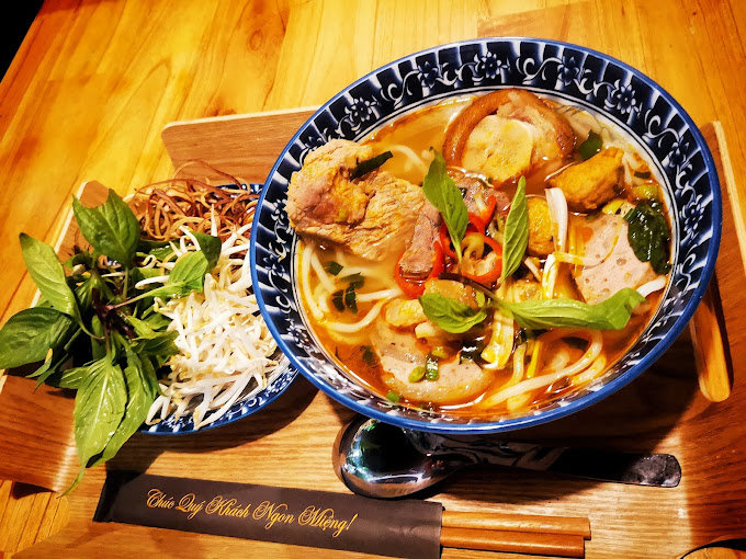 Top 15 quán bún bò Huế ở Hà Nội ngon nức tiếng, ăn là ghiền - BlogAnChoi