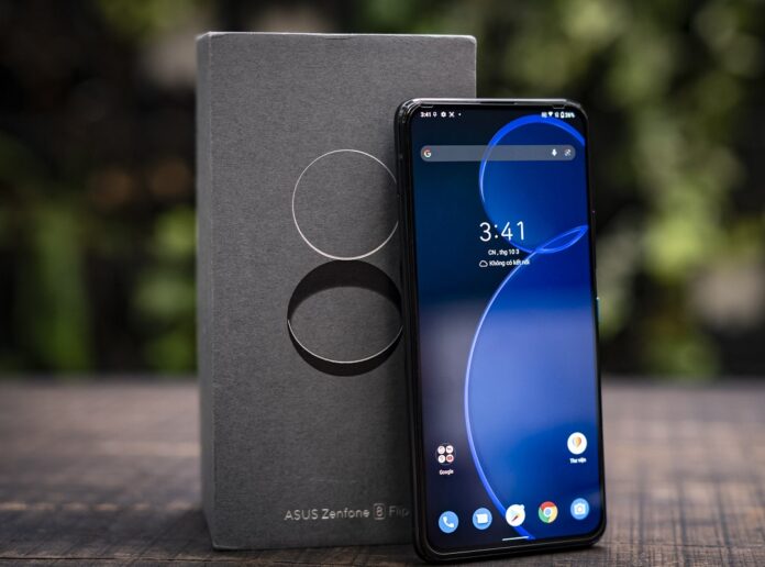 Smartphone chụp ảnh đẹp 2024: ASUS ZenFone 8 Flip (Ảnh: Internet)